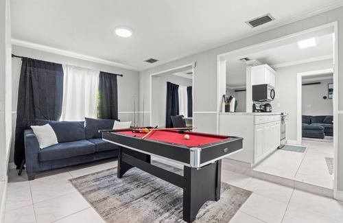 Croissant Park Haus | Family Vacation Gem: 5 Min to Airport, 15 to Beach