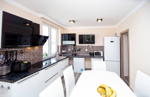 Tivat Villa | Family villa is located right on the Adriatic Sea of the Tivat Bay