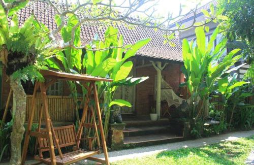 Ubud Villa | Family Villa, Shared Pool, Garden, Rice Field & Jungle Views