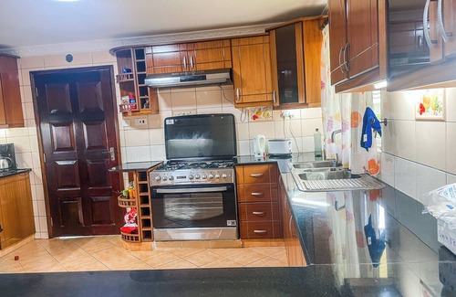 Athi River Haus | Fancy 5BR Bungalow with Private Pool near JKIA – Greenpark, Athi River