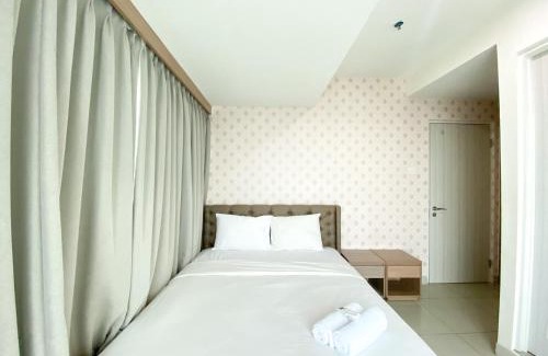 Pekayon Jaya Wohnung | Fancy and Nice 3BR at Grand Kamala Lagoon Apartment By Travelio