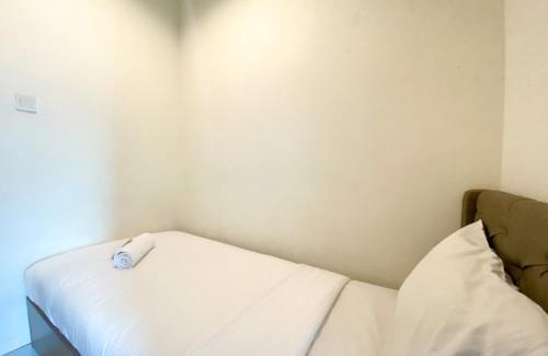 Pekayon Jaya Wohnung | Fancy and Nice 3BR at Grand Kamala Lagoon Apartment By Travelio