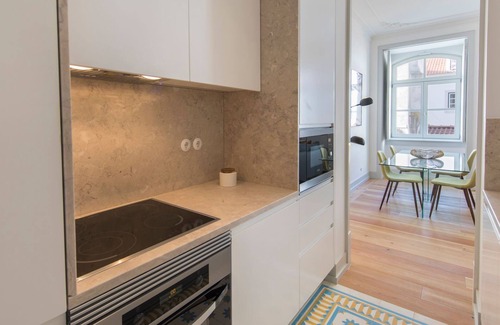 Se Wohnung | Fancy Downtown Lisbon Apartment by LovelyStay
