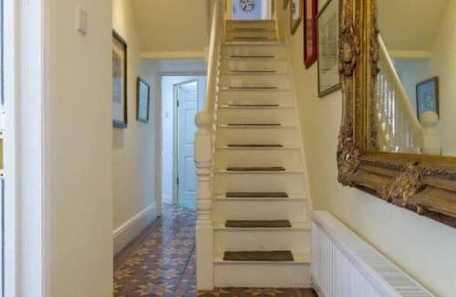 Acocks Green Haus | Fantastic 5 Bedroom House in Acocks Green close to NEC For 12 Guests