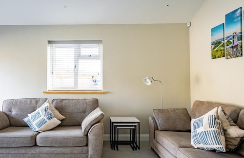 Cleeve Haus | Fantastic and Sleek 3BD Home Wrington Bristol