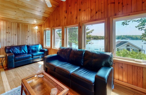 Windham Hütte | Fantastic Cottage W/ Water Views, Dock Access, Fast WiFi & Private Deck!