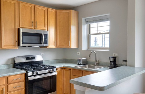 Evanston Wohnung | Fantastic Evanston 1BR w/ Courtyard, nr Northwestern Beach, by Blueground