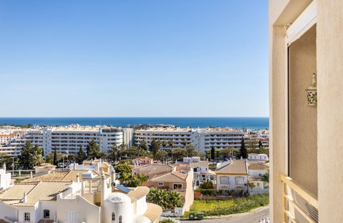Correeira Wohnung | Fantastic Penthouse by Algarve100villas, central, amazing views, pool, wifi....