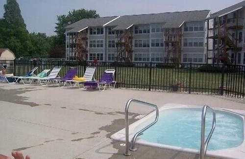 Port Clinton Eigentumswohnung | Fantastic View Waterfronts Condo direkt am See BEACH POOL JET EXPRESS