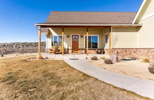 Reno Haus | FarmHouse at Antelope Valley with Mountain views 5BR 4BA