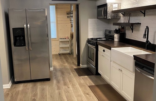 Cumming Wohnung | Farmhouse Charm at The Yellow Rose