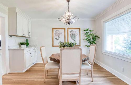 University Heights Haus | Farmhouse Fresh 4BR Retreat