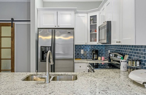 Dallas Haus | Farmhouse Getaway!