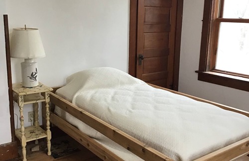 Viroqua Sonstige | Farmhouse stay the Driftless way 3 mi from VRQ: walking trails, yoga room, views