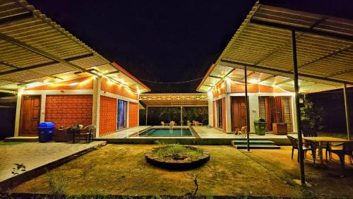 Kundapur Haus | Farmhouse with Pool - Kalavady Farmstay
