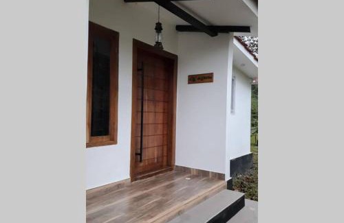 Elappara Haus | Farmstay in ചില്ലുകൂടാരം at Les Domki et al.