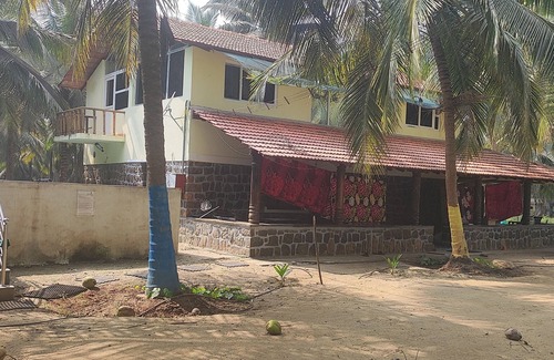 Coimbatore Sonstige | Farmstay located amidst coconut farm within one hour drive from Coimbatore city.