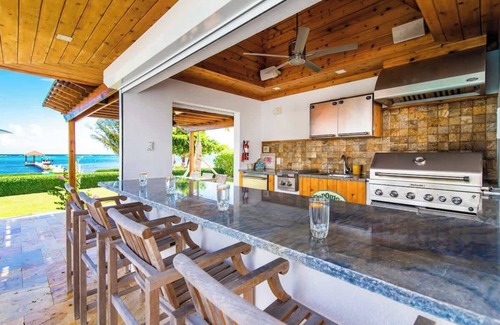 George Town Haus | Ultra-Luxus mit einmaliger Aussicht! Schwimmbad! Faroway Villa von CaymanVacation
