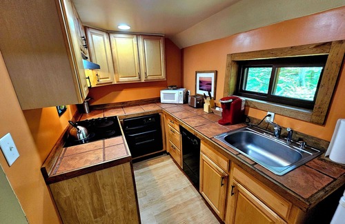 Chalk Hill Hütte | Fayette Springs House - Rustikaler Luxus in der Nähe von Wanderwegen, Wildwasser und Weingut!