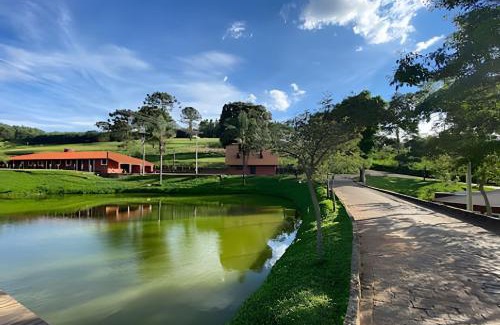 Pedra Bela Haus | Fazenda com 3 espaços independentes - 10 suítes com PISCINA, 4 suítes com JACUZZI ou Chalé romântico com JACUZZI - Wi-Fi 400MB Lagos e Cavalos