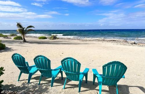 Tibbett's Turn Haus | Featherstone Cottage, Cayman Brac