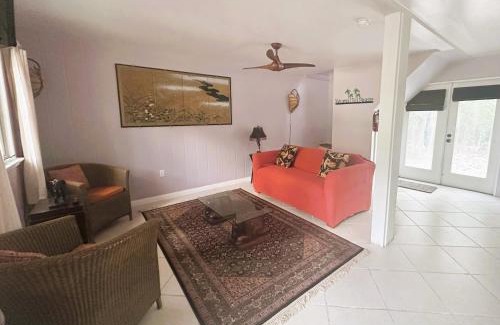 Tibbett's Turn Haus | Featherstone Cottage, Cayman Brac
