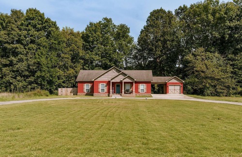 Pangburn Haus | February & March Specials! See Listing For Details!