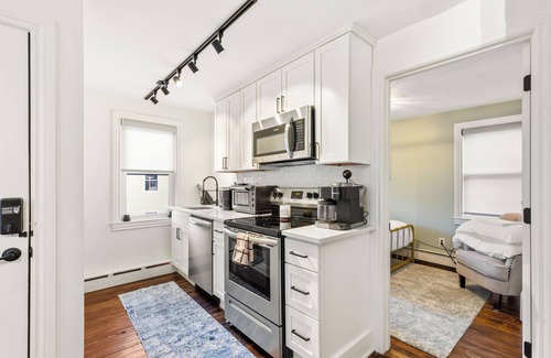 West End Eigentumswohnung | Federal Hill PRIDE a 3 bedroom condo with WiFi, AC