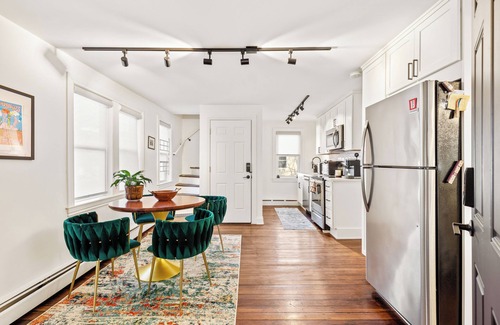 West End Eigentumswohnung | Federal Hill PRIDE a 3 bedroom condo with WiFi, AC