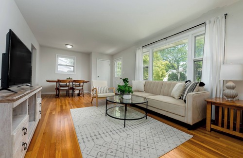 Wheaton Haus | Feel good, live well in this cozy Wheaton 3 bedroom!