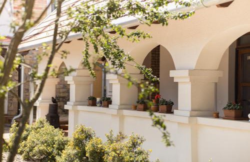 Tolmacs Haus | Fehér Galamb Vendégház
