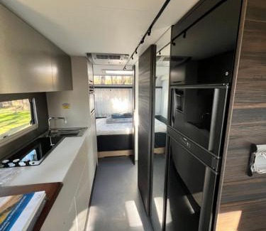 Luetow Wohnung | Ferienhäuser Insel Usedom - Luxuswohnwagen 4 mit Whirlpool direkt am Achterwasser