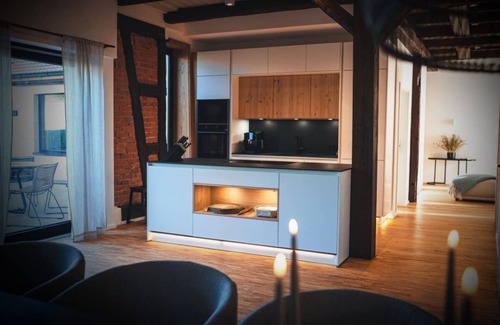Satteldorf Haus | Fachwerkidyll & Wohndesign – Ferienhaus, Reiterhof, Yoga Retreat, Garten, Sauna, Kamin