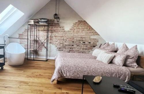 Dannenfels Haus | Ferienloft Ottos Werkstatt mit Saunafass