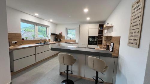 Altenahr Wohnung | Ferienwohnung am Teufelsloch mit 2 Schlafzimmern und 2 Schlafcouchen a 1,4m