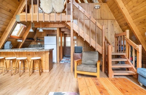 Fern Valley Kabine | Fern Valley, hundefreundlich mit eingezäuntem Hof und Whirlpool / Spa auf dem Achterdeck!