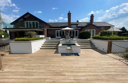 Knutsford Haus | Fernside Stunning Home in Cheshire
