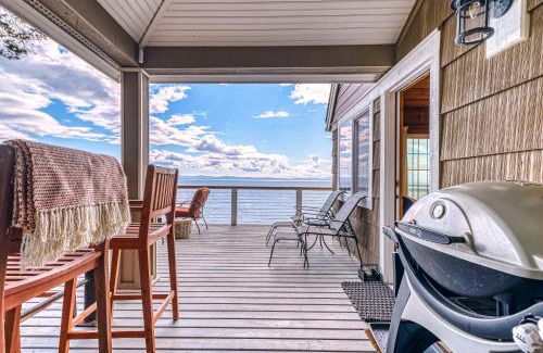 Point Roberts Haus | Ferry Viewer Cottage, Unit 1
