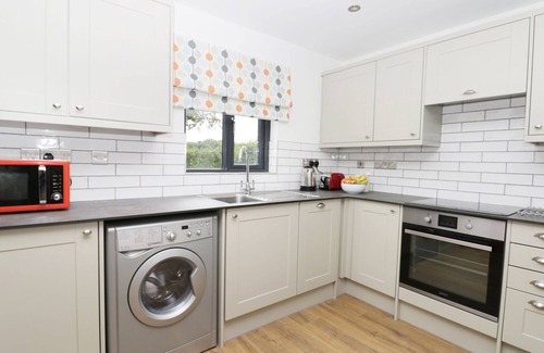 Muston Hütte | FIELDSIDE, tierfreundlich, mit offenem Feuer in Hunmanby, Ref 961536