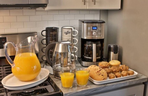 College Place Haus | Fieldview Loft · Brand New Property! Fieldview, close to S Wineries