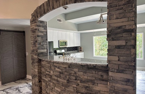 Austell Kabine | FIFA Fan Stylish Retreat Lodge in Heart of it All! 9.4 miles from the Stadium.