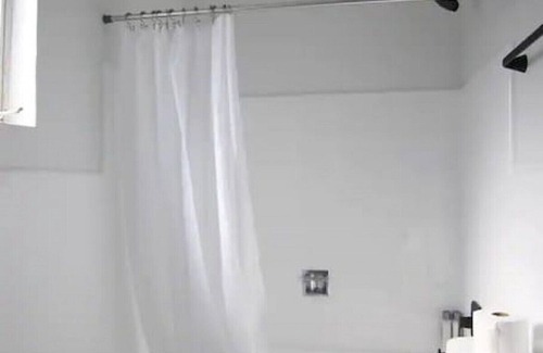 Fillmore Wohnung | Fillmore Lodge: One King Room with Lowest Rates!