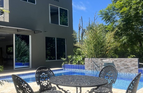 Puerto Triunfo Haus | Finca Casa Blanca Doradal !A 3 Minutos del Parque Tematico Hacienda Napoles!