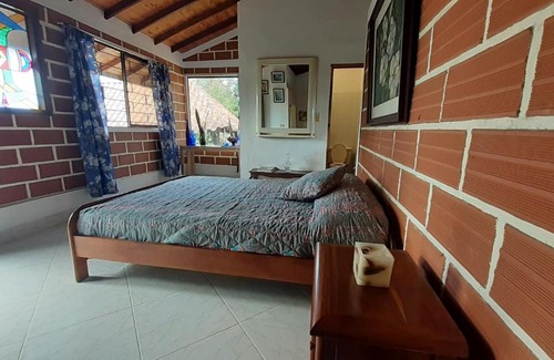 Fredonia Haus | Finca Vivero Guayacanes Magic Mountain