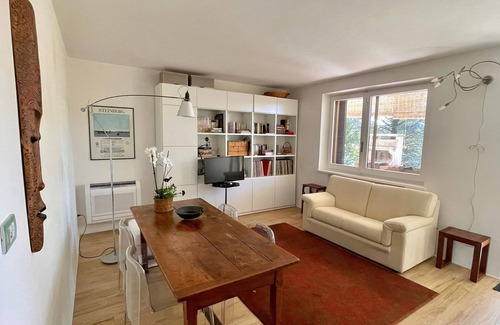 Pianoro Wohnung | Finely furnished apartment in villa with independent entrance and garden