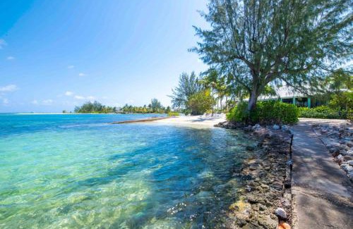Rum Point Haus | Fingertip - Beach Bungalow in Cayman Kai