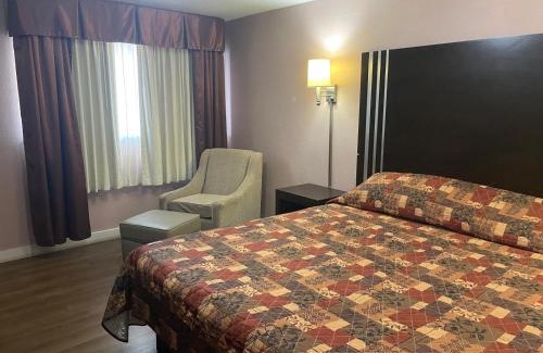 St. James Hotel | Finn's Motel