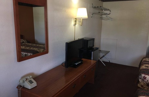 St. James Hotel | Finns Motel