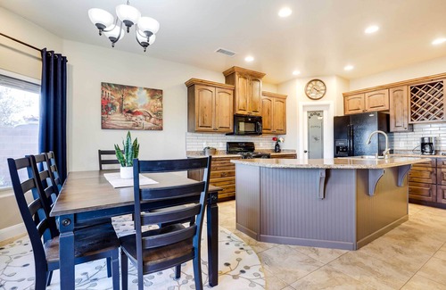 Page Haus | NEU! Horseshoe Bend Retreat mit Blick auf die Feuerstelle und die Berge