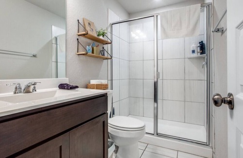 Heritage Haus | New Build with Awesome Amenities near Lackland AFB and Seaworld